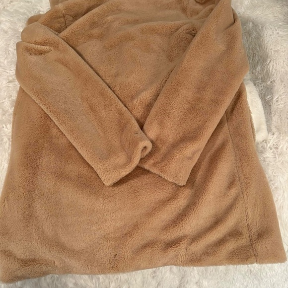 Beautiful soft Altar'd State Trench Coat size x-small; like new - Picture 4 of 5